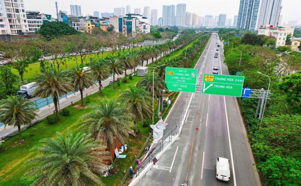 Tổ chức lại giao thông Đại lộ Thăng Long để sửa chữa