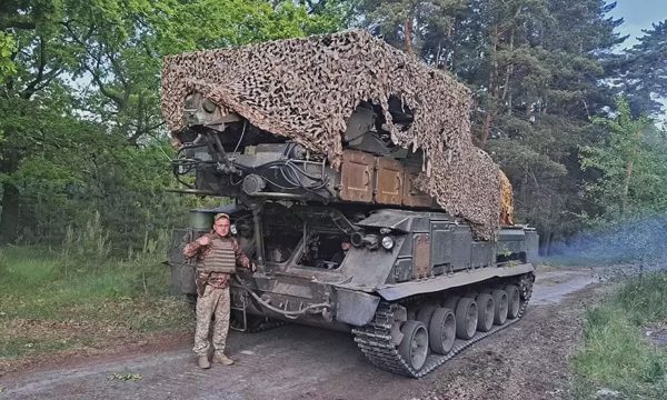 Tổ hợp phòng không, tiêm kích Ukraine 'đói tên lửa'