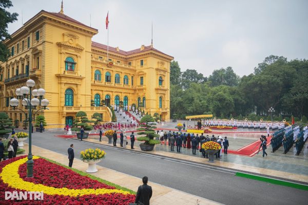 Tòa nhà hơn 100 năm ở Hà Nội, là một trong những dinh thự đẹp nhất thế giới
