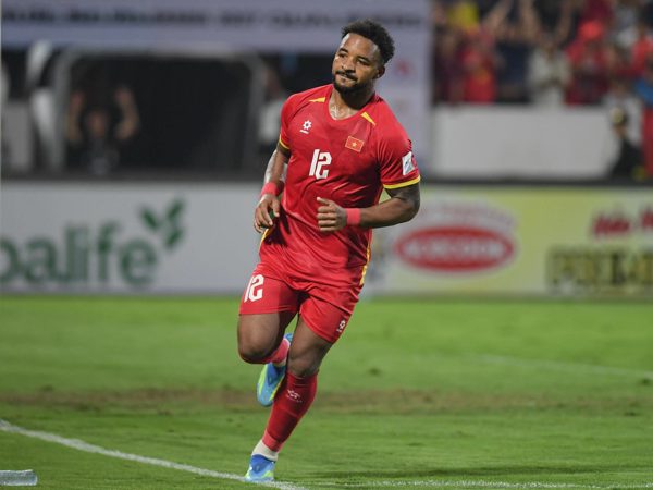 Tỏa sáng tại chung kết ASEAN Cup, Xuân Son được tặng xe điện Jaecoo J5 EV