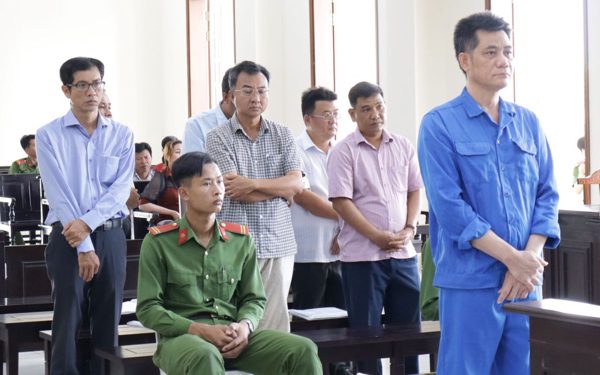 Tòa tối cao hủy án vụ 7 cựu cán bộ ở Long Mỹ vi phạm quy định về bồi thường