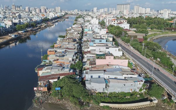 Toàn cảnh bờ Nam kênh Đôi: Hàng ngàn căn nhà chông chênh chờ giải tỏa