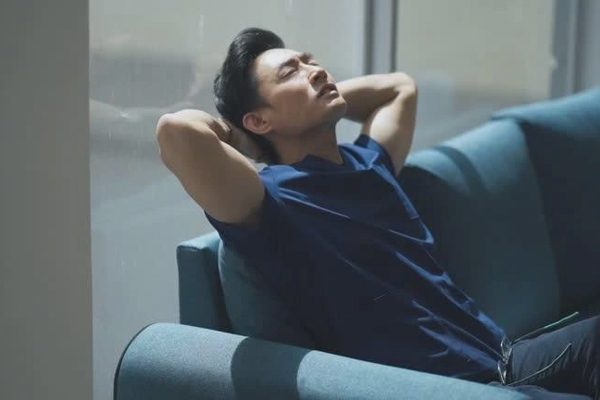 Tôi bàng hoàng khi phát hiện mình đang ngoại tình với chính... vợ mình