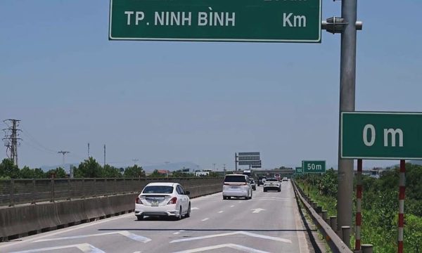 Tôi căng thẳng lái xe 100 km/h để căn khoảng cách an toàn