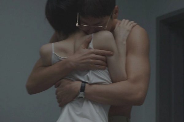 Tôi cầu xin vợ cũ quay về khi phát hiện bí mật mà em phải chịu đựng