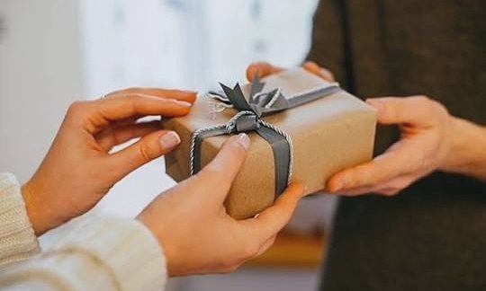 Tôi đau đầu mua quà sinh nhật cho bạn thân vì '500.000 đồng hơi ít'