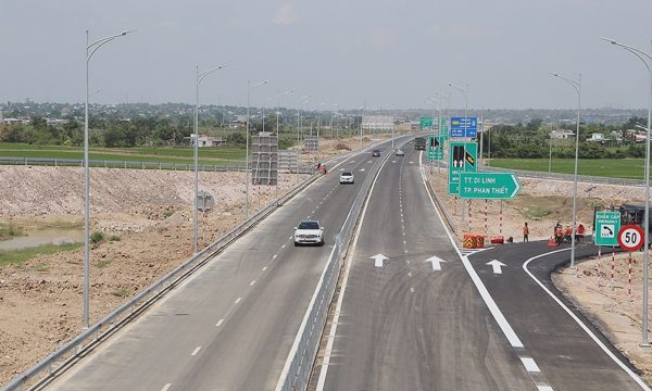 'Tôi đỡ áp lực lái xe từ TP HCM về Nha Trang nhờ giữ khoảng cách an toàn'