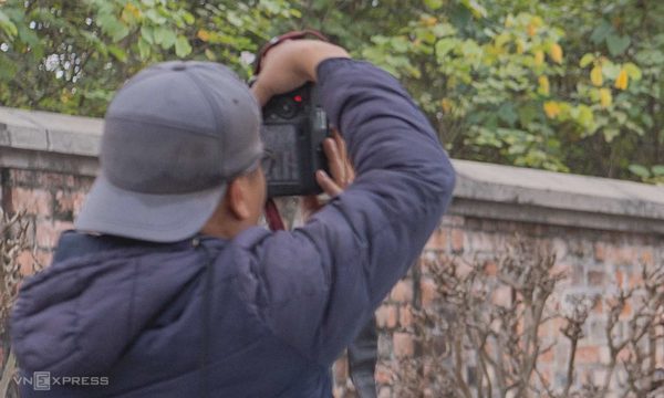 Tôi mượn camera chụp ảnh và đoạt giải, tiền thưởng là của tôi hay chủ máy?
