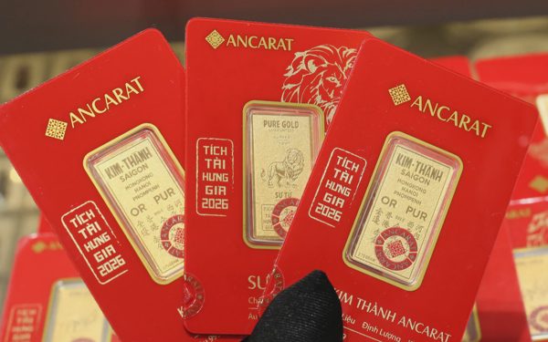 Tối nay, giá vàng thế giới bất ngờ giảm sâu, về gần 4.300 USD/ounce