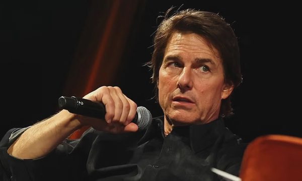 Tom Cruise: 'Không gì thay thế được con người'