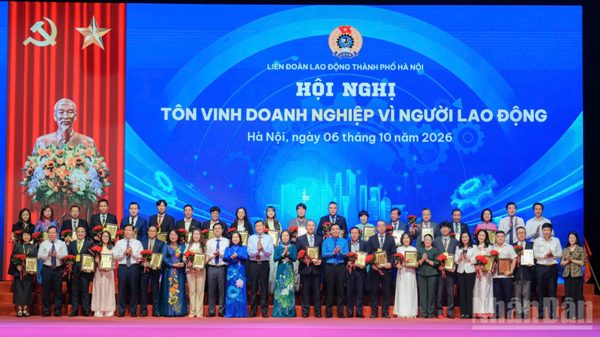 Tôn vinh 60 “Doanh nghiệp vì người lao động”, “Công nhân lao động Thủ đô tiêu biểu” năm 2026