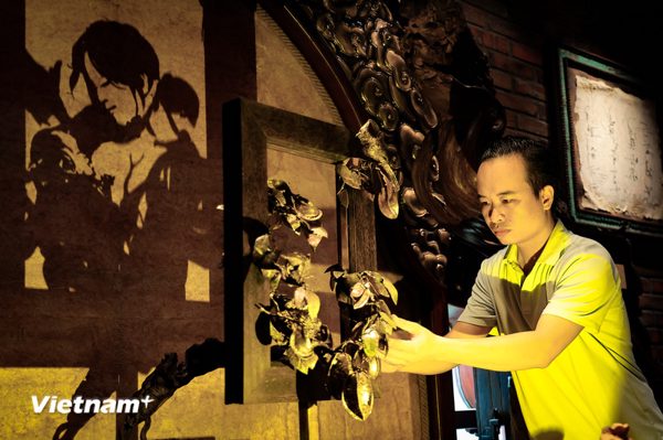 Tôn vinh hình ảnh người phụ nữ Việt Nam qua nghệ thuật điêu khắc ánh sáng
