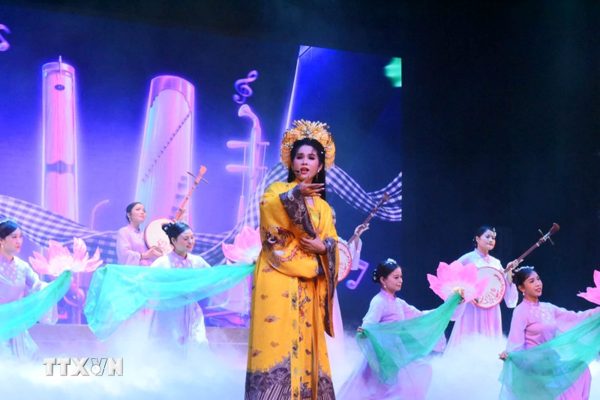 Tôn vinh nét đẹp người con gái Việt Nam trên sân khấu kịch