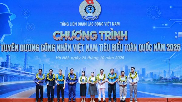 Tôn vinh vẻ đẹp của người công nhân Việt Nam trong thời kỳ mới