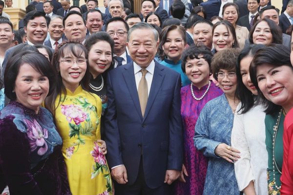 Tổng Bí thư, Chủ tịch nước: Khuyến khích đảng viên làm giàu liêm chính