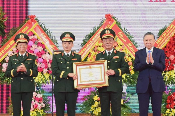 Tổng Bí thư, Chủ tịch nước: Lực lượng vũ trang thủ đô “tinh, gọn, mạnh”