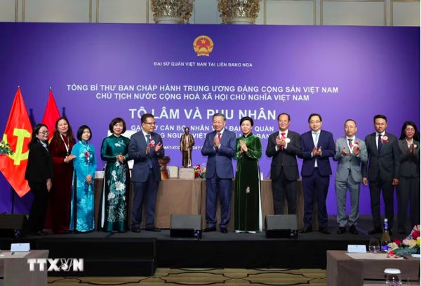 Tổng Bí thư, Chủ tịch nước mong muốn các doanh nhân người Việt tại Nga tiếp tục là hạt nhân kết nối
