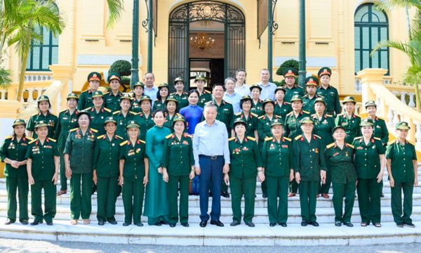 Tổng Bí thư, Chủ tịch nước: Phải chăm lo tốt hơn cho các nữ lái xe Trường Sơn