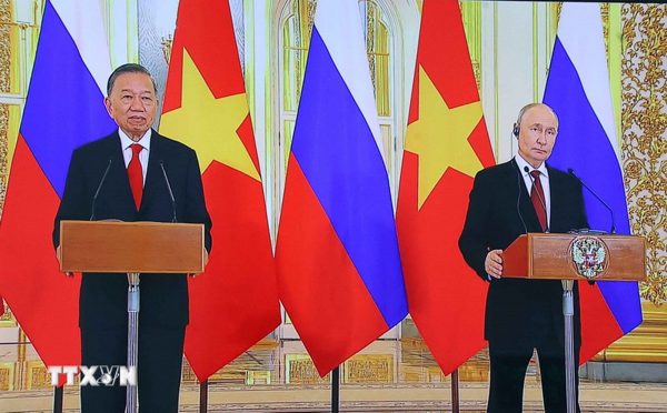 Tổng Bí thư, Chủ tịch nước Tô Lâm dự khai trương Phòng xét nghiệm mới của Trung tâm Nhiệt đới Việt-Nga
