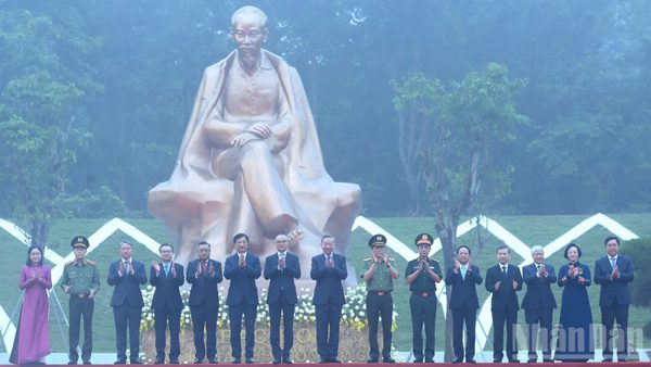 Tổng Bí thư, Chủ tịch nước Tô Lâm dự Lễ kỷ niệm 72 năm Ngày Bác Hồ về thăm Đền Hùng