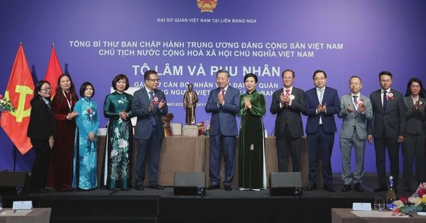 Tổng Bí thư, Chủ tịch nước Tô Lâm gặp gỡ cộng đồng người Việt Nam tại Nga