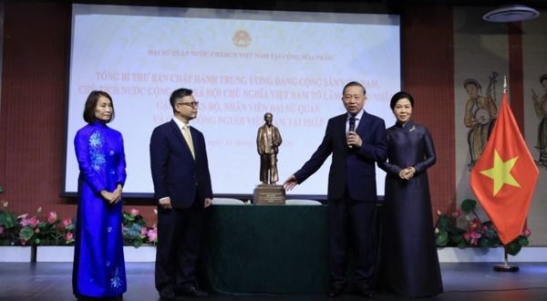 Tổng Bí thư, Chủ tịch nước Tô Lâm gặp gỡ cộng đồng người Việt tại Pháp