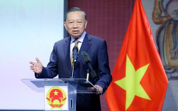 Tổng Bí thư, Chủ tịch nước Tô Lâm gặp kiều bào tại Pháp