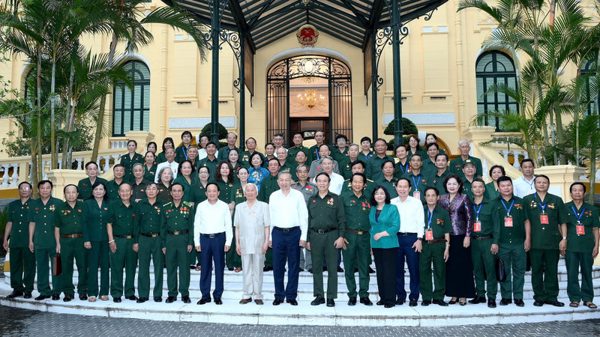 Tổng Bí thư, Chủ tịch nước Tô Lâm gặp mặt đại biểu Hội Cựu thanh niên xung phong Việt Nam