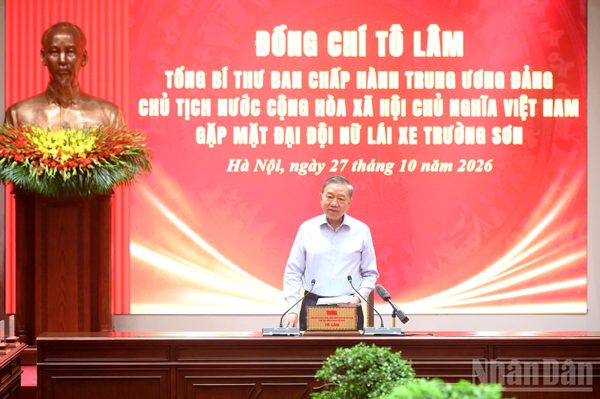Tổng Bí thư, Chủ tịch nước Tô Lâm gặp mặt Đại đội nữ lái xe Trường Sơn
