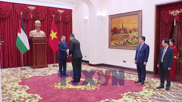 Tổng Bí thư, Chủ tịch nước Tô Lâm tiếp các đại sứ trình Quốc thư