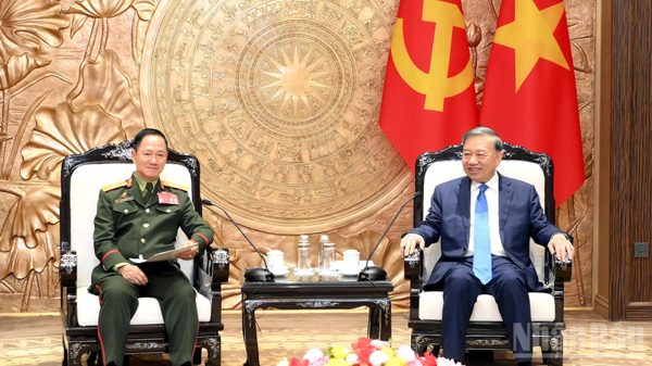 Tổng Bí thư, Chủ tịch nước Tô Lâm tiếp Phó Thủ tướng, Bộ trưởng Quốc phòng Lào