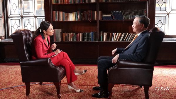Tổng Bí thư, Chủ tịch nước Tô Lâm trả lời phỏng vấn kênh truyền hình Bloomberg TV
