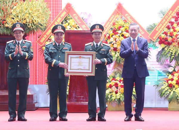 Tổng Bí thư, Chủ tịch nước Tô Lâm trao danh hiệu Anh hùng LLVTND tặng Quân khu 2