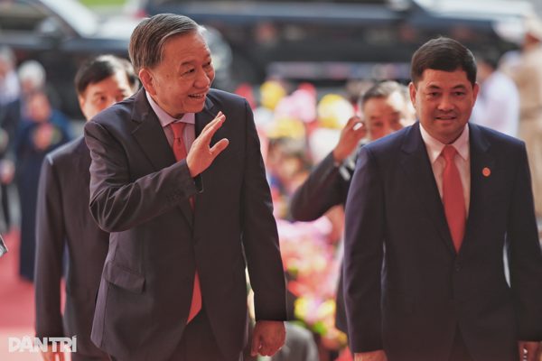 Tổng Bí thư, Chủ tịch nước trao nghị quyết thành lập thành phố Bắc Ninh