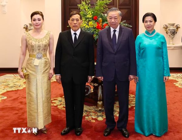 Tổng Bí thư, Chủ tịch nước và Phu nhân chủ trì chiêu đãi Nhà vua và Hoàng hậu Thái Lan