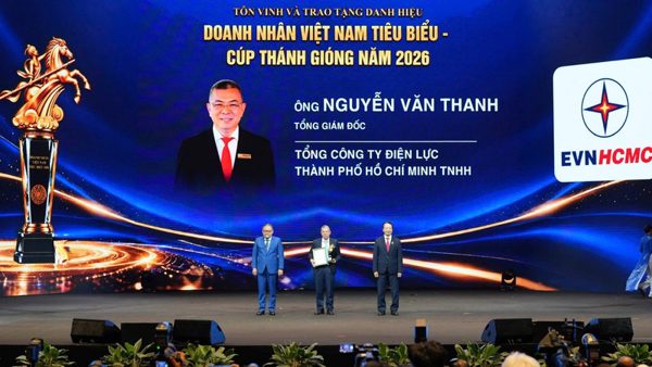 Tổng giám đốc EVNHCMC Nguyễn Văn Thanh được vinh danh Doanh nhân Việt Nam tiêu biểu