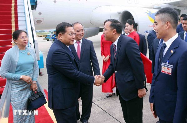 Tổng thống Cộng hòa Liên bang Myanmar và Phu nhân bắt đầu thăm chính thức Việt Nam