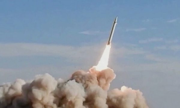 Tổng thống Iran 'thách đấu' quân sự với Mỹ