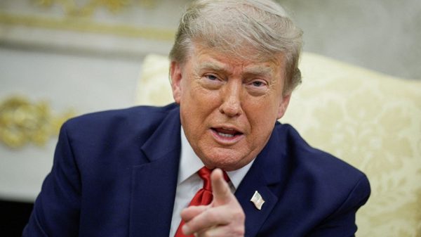 Tổng thống Mỹ Trump dọa tấn công 'nhiều hơn nữa' các tàu chở dầu của Iran
