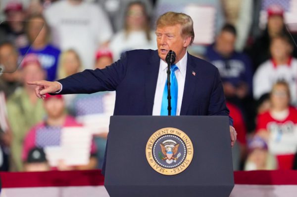 Tổng thống Mỹ Trump nói Google từng phớt lờ ông, giờ phải khúm núm
