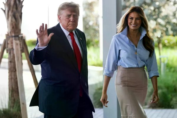 Tổng thống Mỹ Trump và Phu nhân Melania đi bỏ phiếu sớm