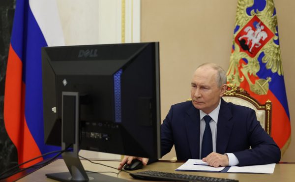 Tổng thống Nga Putin bỏ phiếu trực tuyến bầu Duma Quốc gia