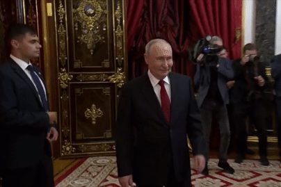 Tổng thống Nga Putin họp kín với các phái viên của ông Trump