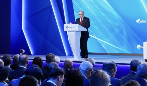 Tổng thống Putin cảnh báo Nga sẽ dùng 'mọi loại vũ khí' để bảo vệ Kaliningrad