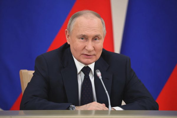 Tổng thống Putin: Nga tìm giải pháp hòa bình cho xung đột Ukraine