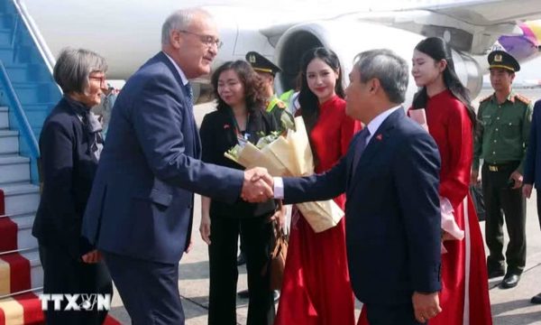Tổng thống Thụy Sĩ và Phu nhân đến Hà Nội, bắt đầu thăm chính thức Việt Nam