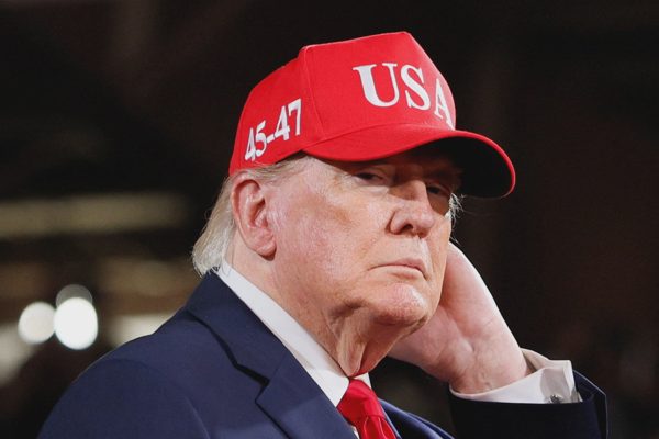 Tổng thống Trump cảnh báo tấn công “pháo đài hạt nhân” Iran
