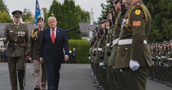 Tổng thống Trump chạm đến vấn đề thống nhất Ireland