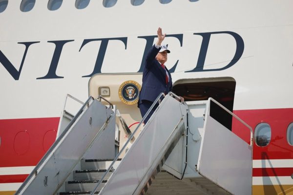 Tổng thống Trump dùng chuyên cơ do Qatar tặng bất chấp lo ngại an ninh