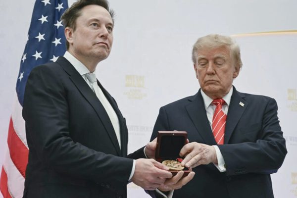 Tổng thống Trump gọi tỷ phú Elon Musk là “báu vật quốc gia”